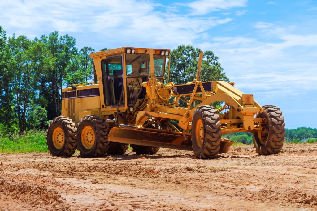 Bulldozer D8 Caterpillar nivelant terrain pour plateforme industrielle