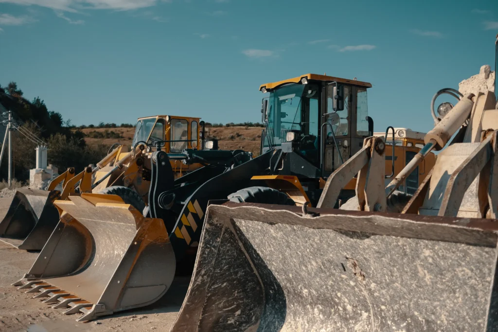 Chargeuse sur pneus CAT 950 en action sur chantier de terrassement